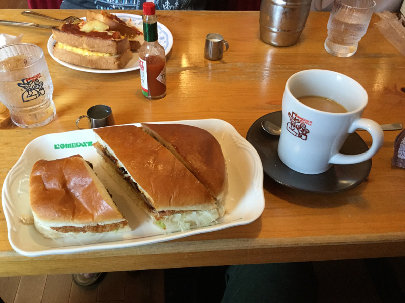 コメダ珈琲に行ってきた どでかいサンドイッチに感動